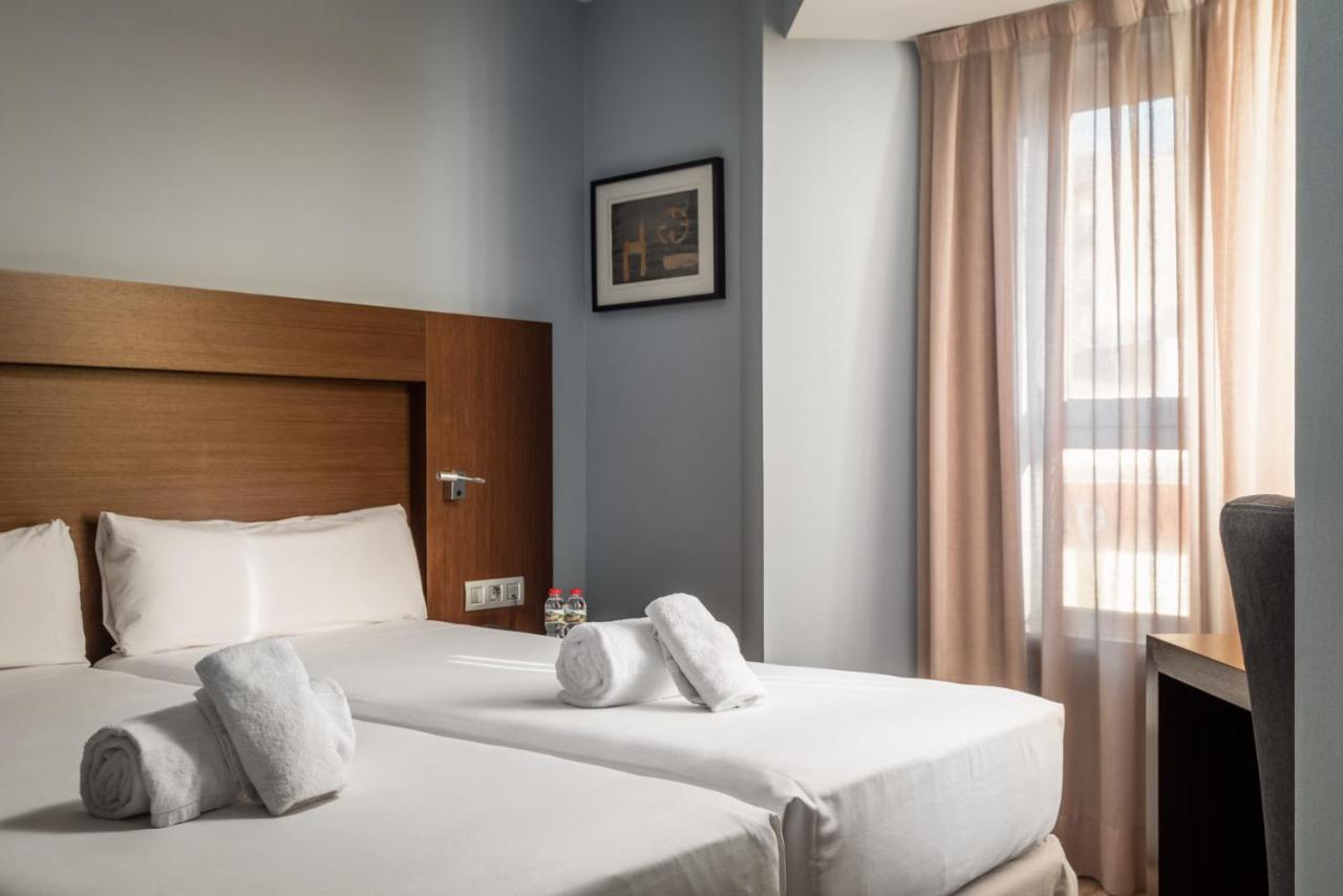 Hotel Madanis Liceo L'Hospitalet de Llobregat Exteriér fotografie