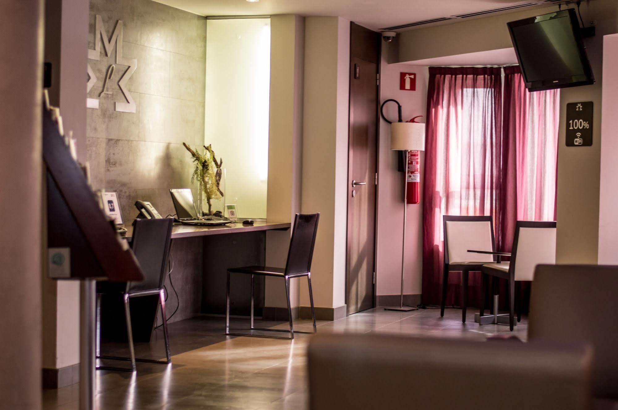 Hotel Madanis Liceo L'Hospitalet de Llobregat Exteriér fotografie