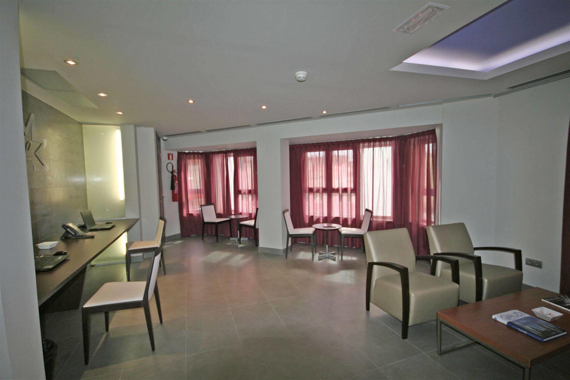 Hotel Madanis Liceo L'Hospitalet de Llobregat Exteriér fotografie